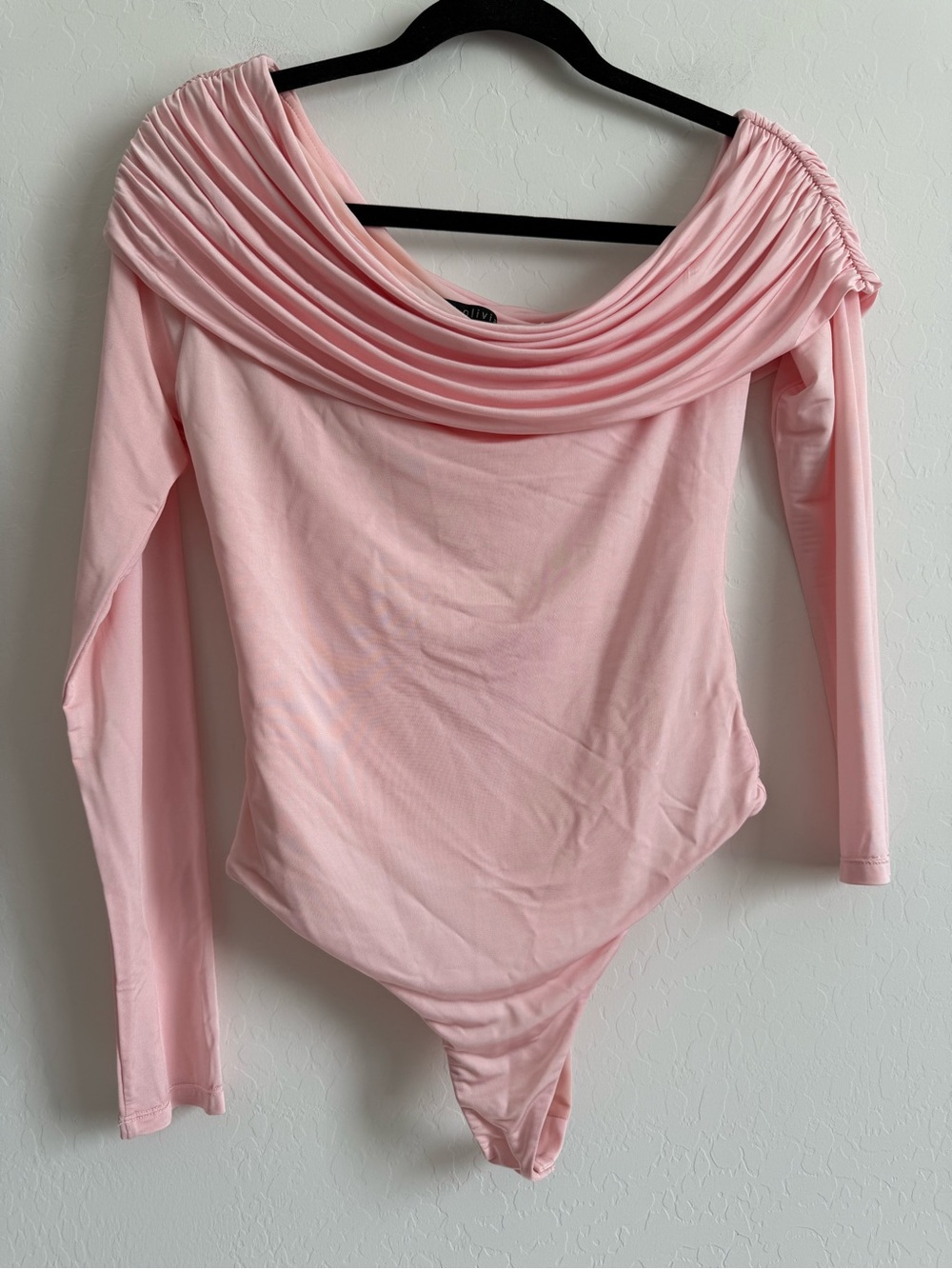 Alice + Olivia Classics Pink Draped Off-The-Shoulder Long Sleeve Bodysuit XS P
